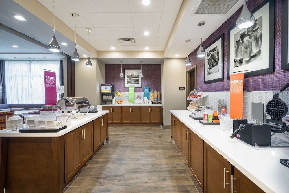 Hampton Inn Newport - photo 29