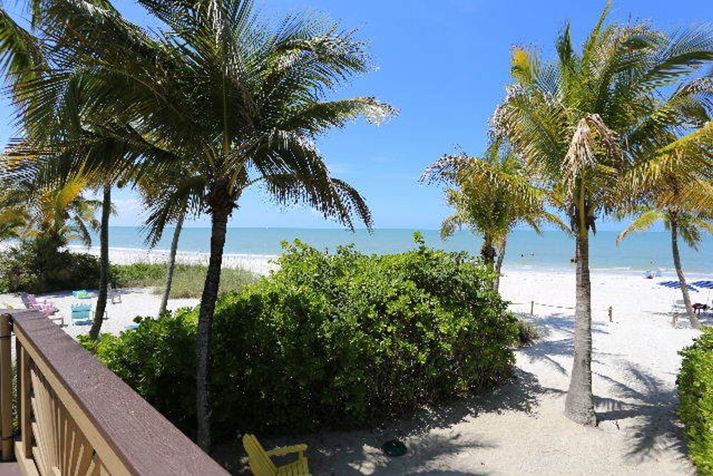 3610 Estero Blvd - photo 29