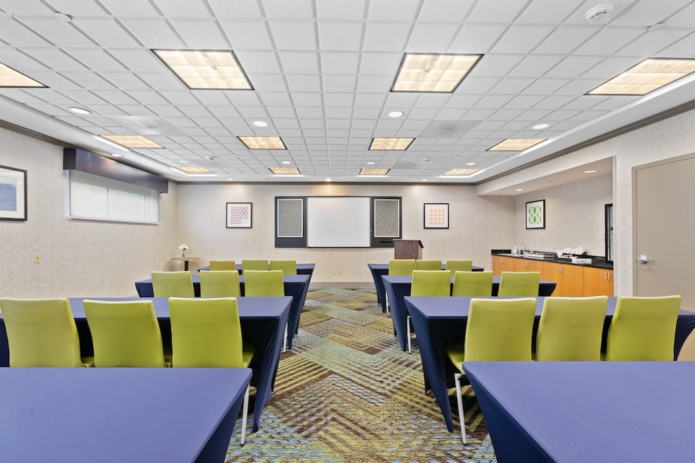 Holiday Inn Express Hotel & Suites Bethlehem by IHG - photo 53
