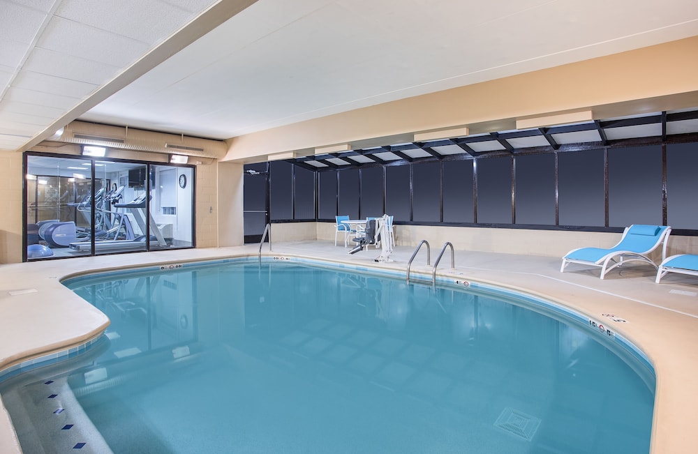 Holiday Inn Express & Suites Alcoa by IHG - photo 22