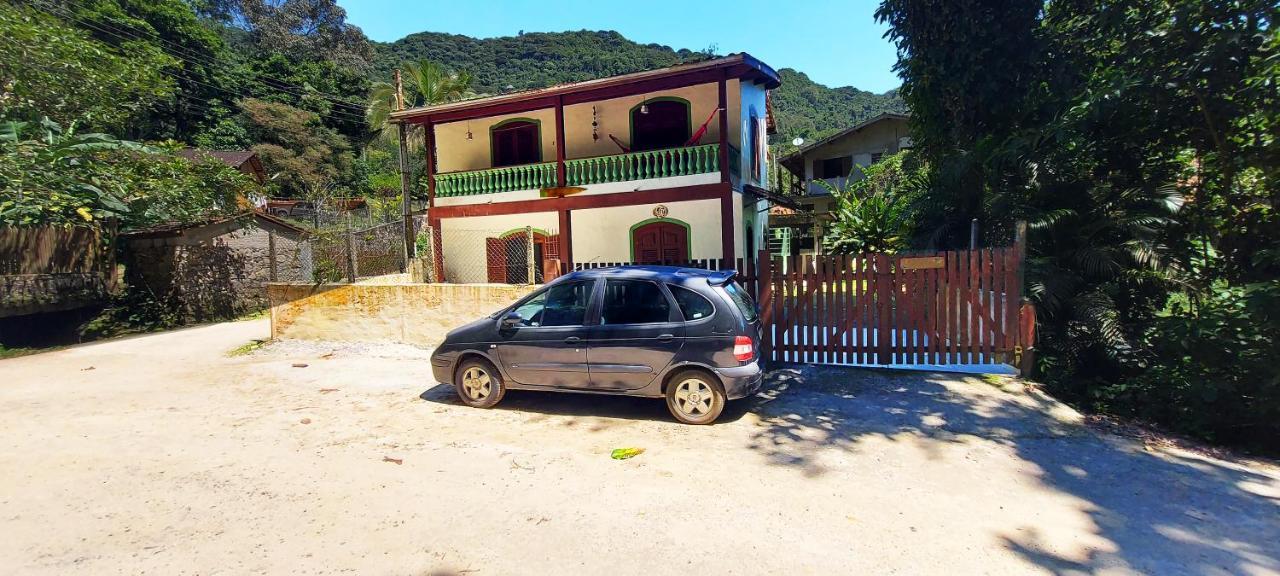 Residencial Vitoria Pe Na Areia in Ubatuba, Brasil