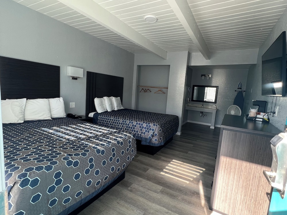 Sea Garden Inn - photo 17