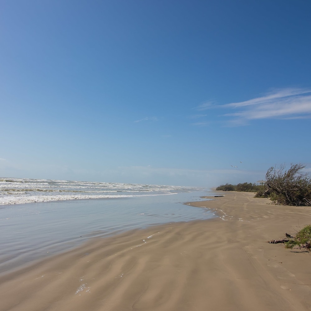 Gulf Adventures and Beachfront Relaxation Awaits - photo 60