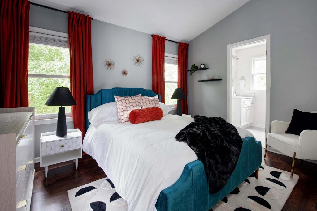 Paint it Black in Atlanta, United States