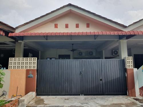 Teratak Ayuni with Private pool in Batu Gajah, Malaysia