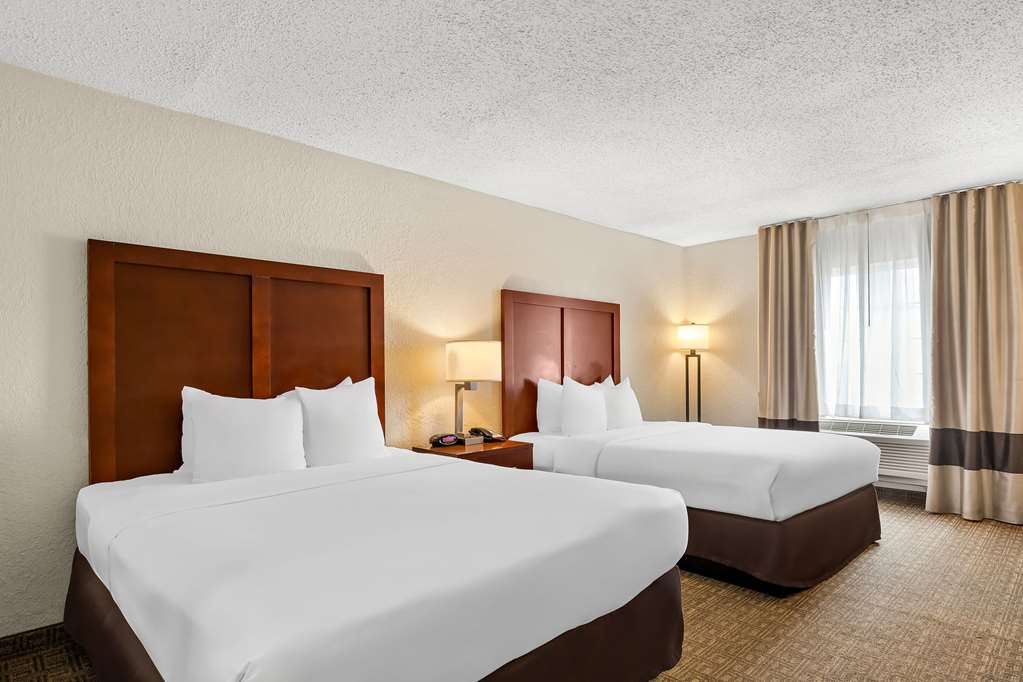 Comfort Inn St. Louis Westport Event Center - photo 13