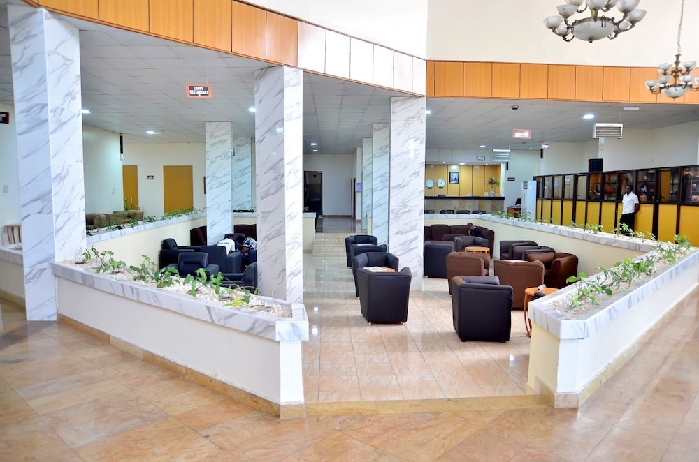 Royal Birds Hotel & Towers — hotel in Akure