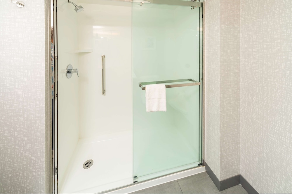 Hampton Inn Swedesboro Philadelphia - photo 33