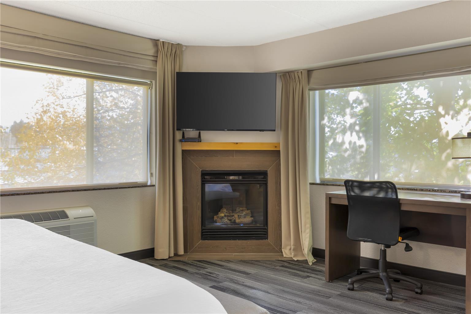 Best Western Plus McCall Lodge & Suites - photo 14