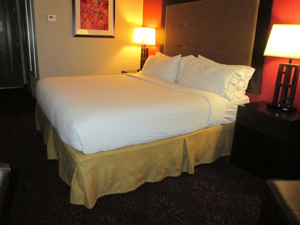 Holiday Inn Express Cloverdale by IHG - photo 28
