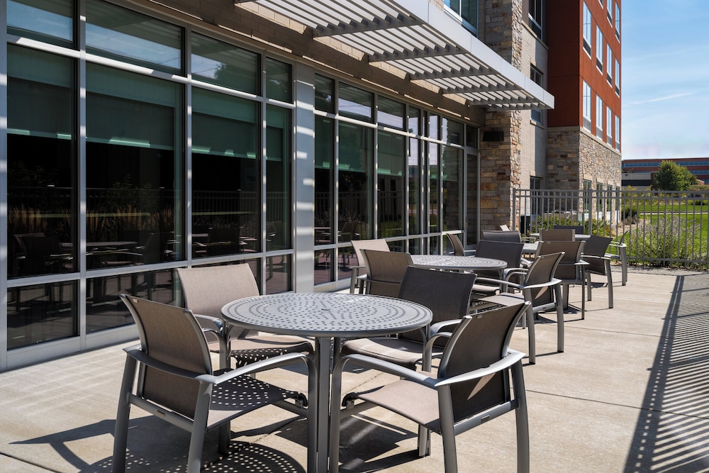 Holiday Inn Express & Suites Madison West Middleton - photo 44