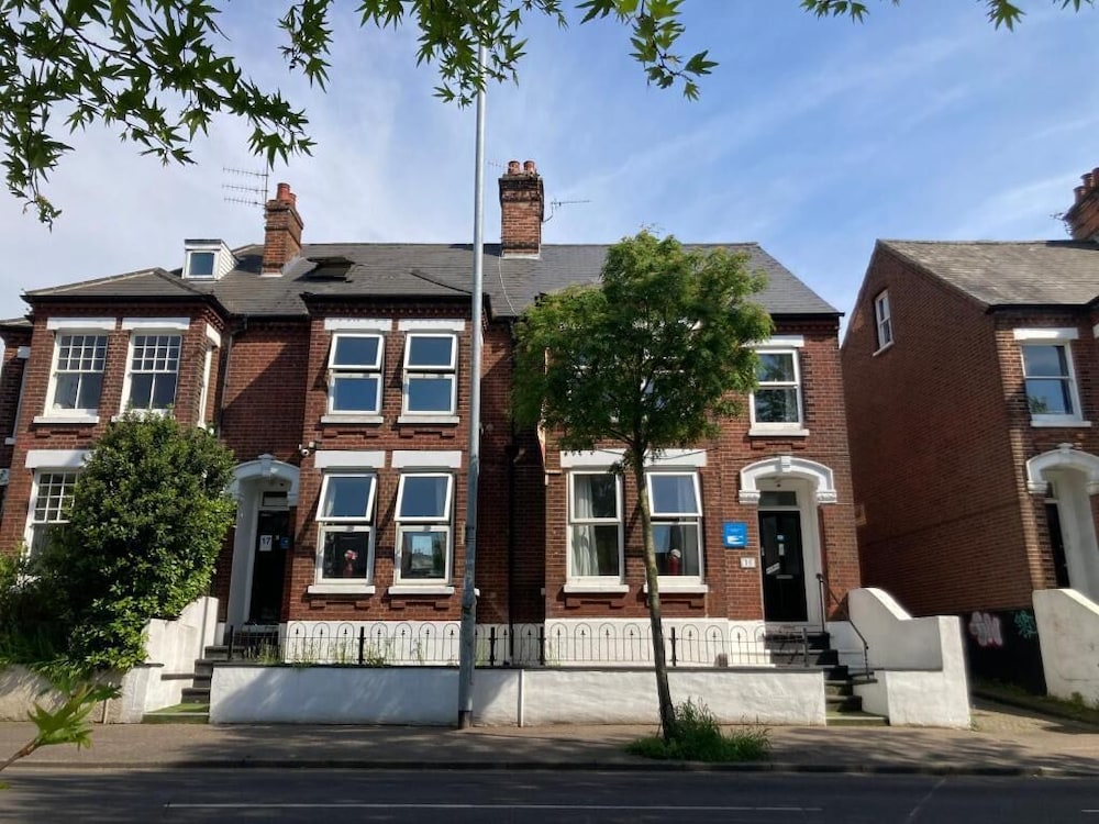 Riverside Hotel Bed and Breakfast