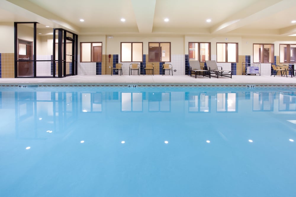 Holiday Inn Express Hotel & Suites LAMAR by IHG in Lamar, United States