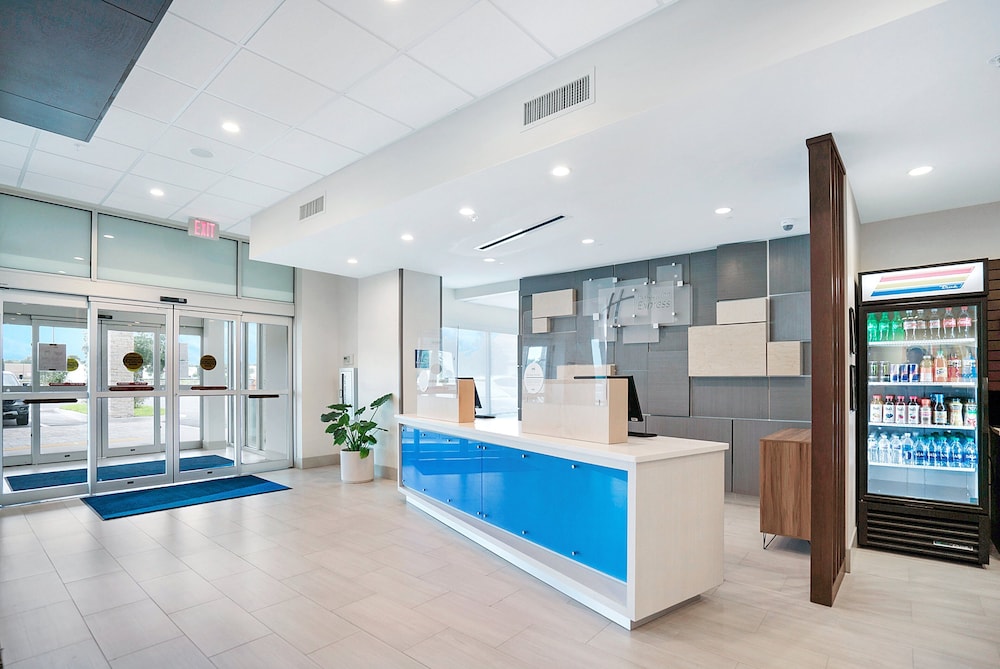 Holiday Inn Express Jacksonville South Bartram Prk - photo 2