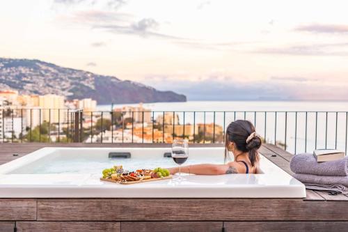 Ajuda I Penthouse by Pausa Holiday Rentals — 4-Star Luxury Hotel in Funchal, Portugal