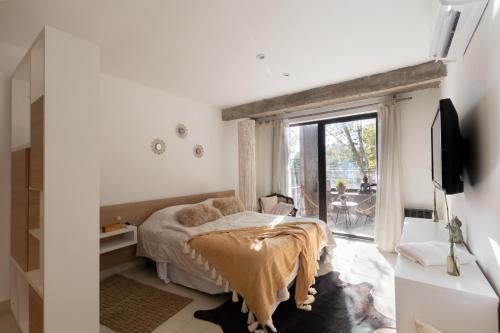Cbmona Suites — 4-Star Luxury Hotel in Villa Mercedes, Argentina