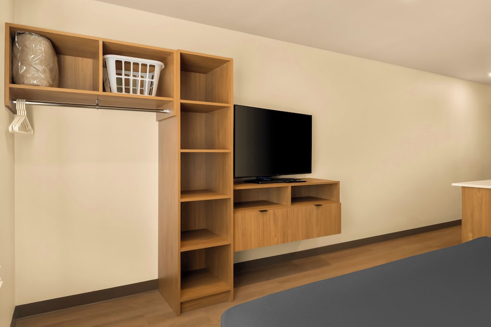 LivAway Suites Missoula - photo 7