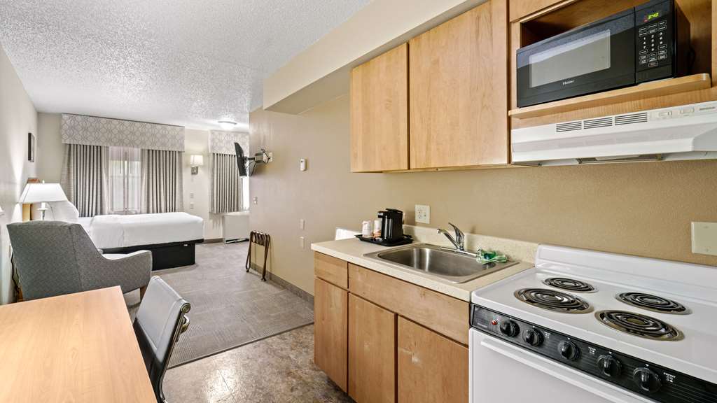 Clarion Hotel & Suites Fairbanks near Ft. Wainwright - photo 8