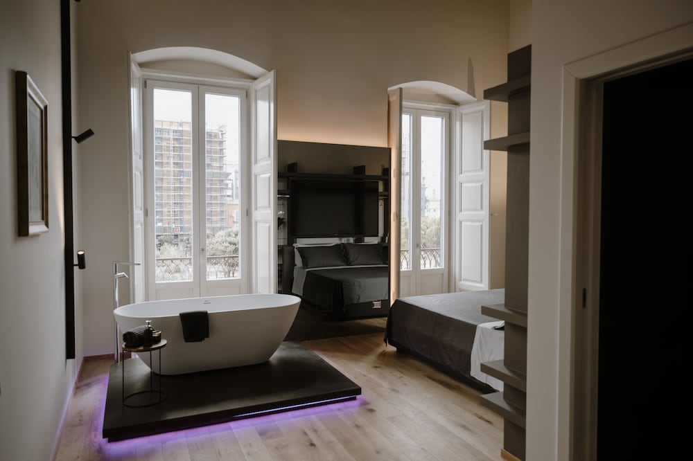 Palazzo Garibaldi Boutique Suites — hotel in Barletta