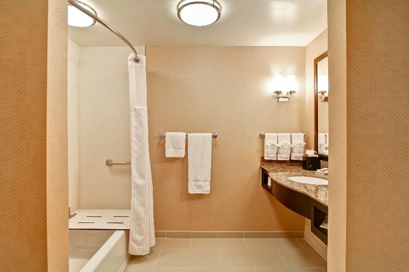 Hilton Garden Inn Woodbridge - photo 86