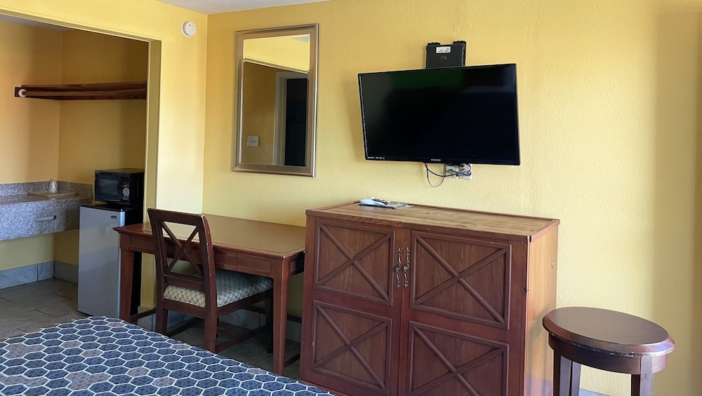 Royal Inn Linden - photo 7