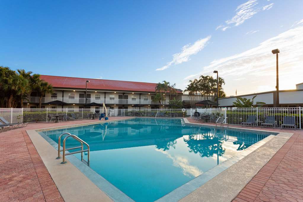La Quinta Inn by Wyndham Cocoa Beach Port Canaveral - photo 10
