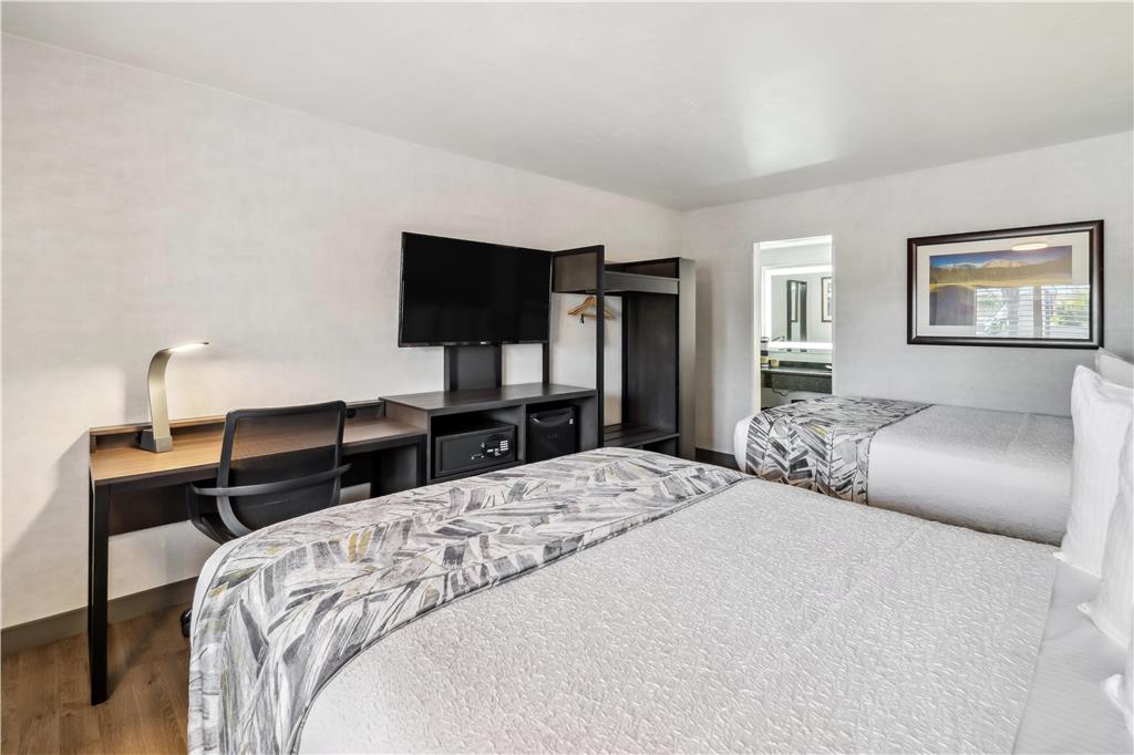 Best Western Plus Hilltop Inn - photo 13