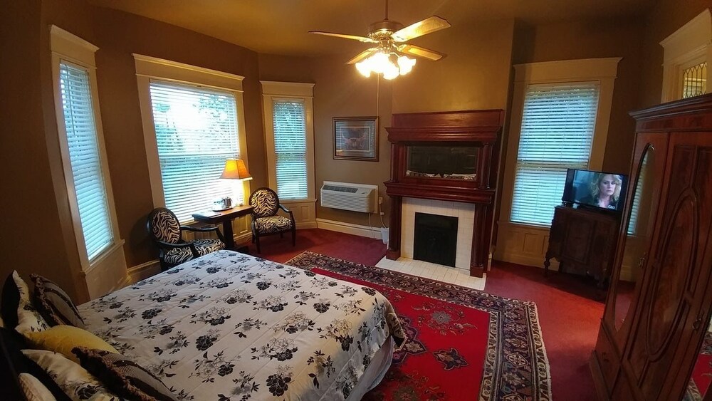 Edwardian Inn - photo 33