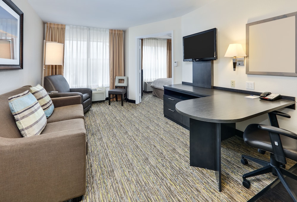 Candlewood Suites Market Center by IHG - photo 6