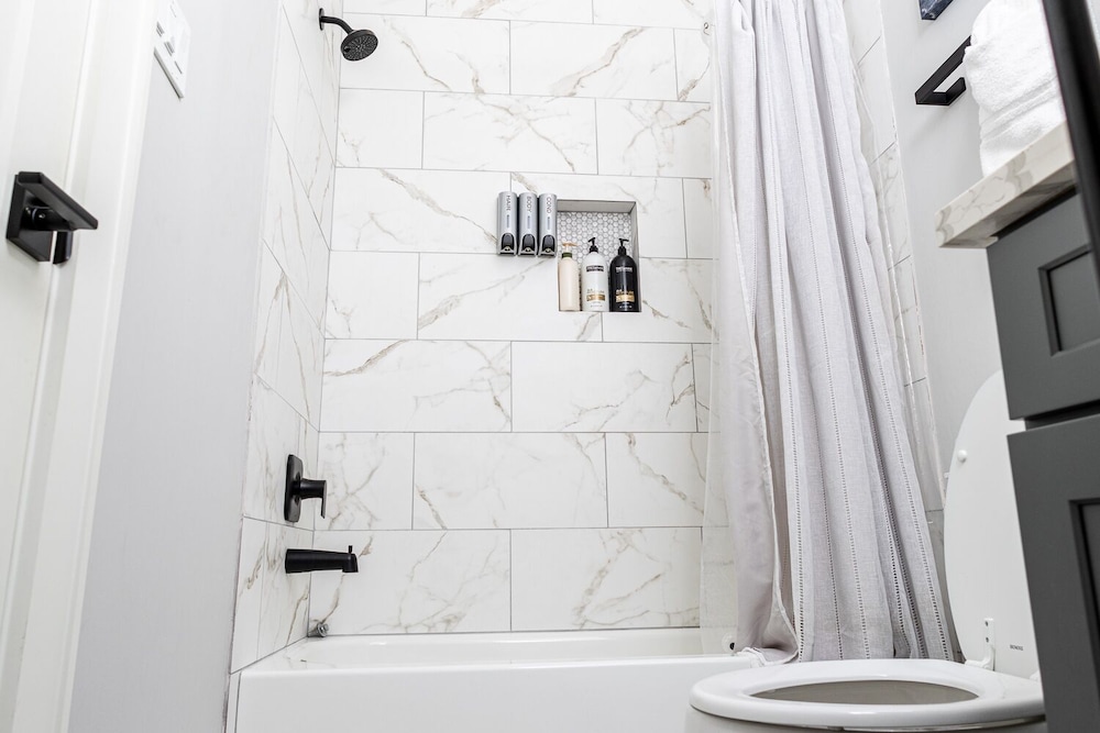 Houston Lux Townhome - photo 48