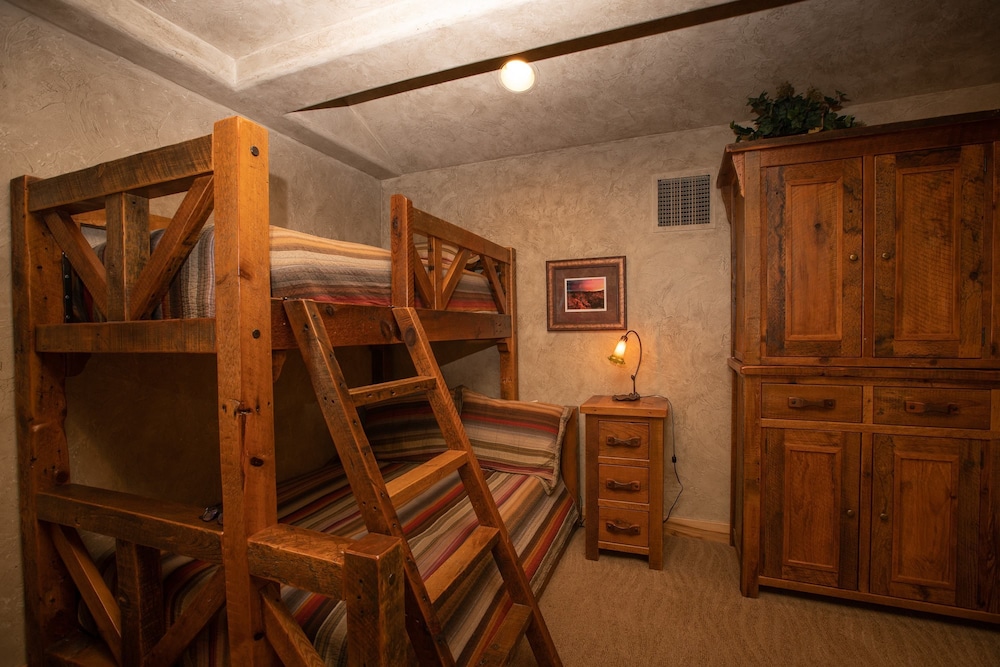 Cougar Ridge Resort LLC - photo 30