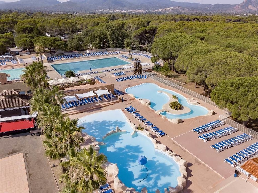 Parc Saint James Oasis Village — 5-Star Luxury Hotel in Le Muy, France