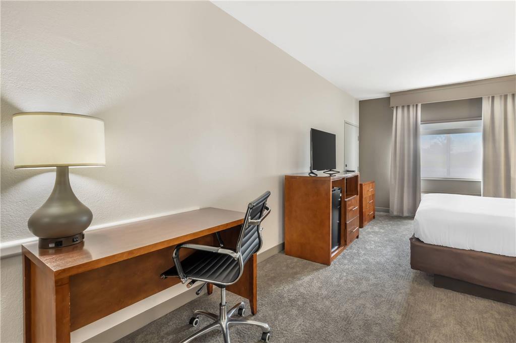 Comfort Suites Omaha Northwest - photo 24