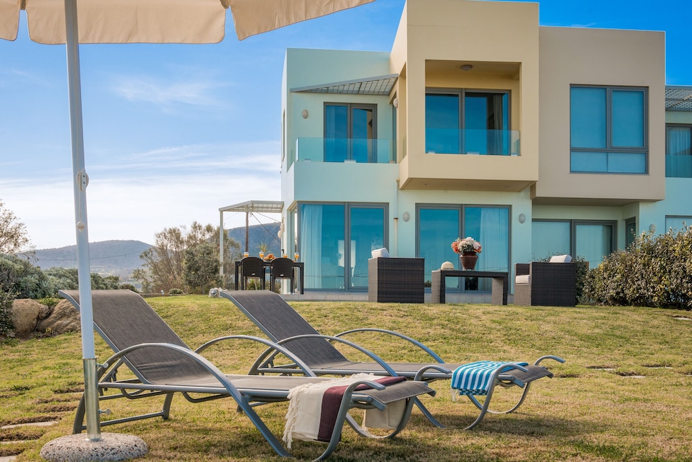 Artemis beachfront villa on the Waves — 4-Star Luxury Hotel in Kato Gouves, Greece