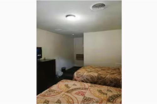 Travelers Inn by OYO Beaver Hwy 19 - photo 16