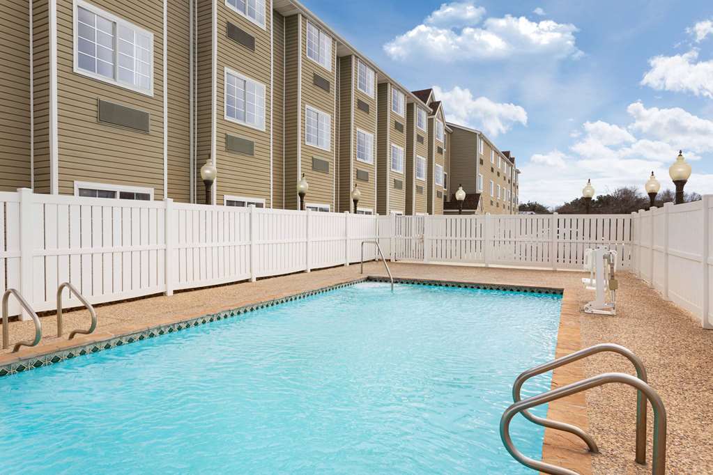 Super 8 by Wyndham San Antonio Airport North - photo 7