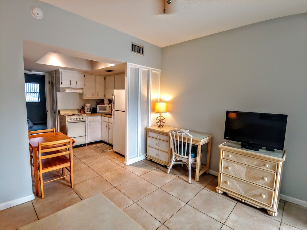 Hideaway Waterfront Resort & Hotel - photo 28
