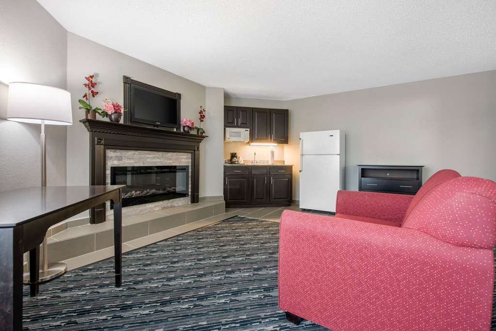 Quality Inn & Suites Brownsburg Indianapolis West - photo 32