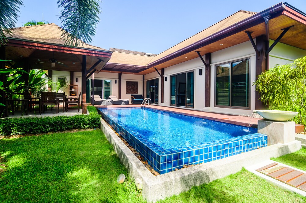 Villa Iwa — 4-Star Luxury Hotel in Rawai, Thailand