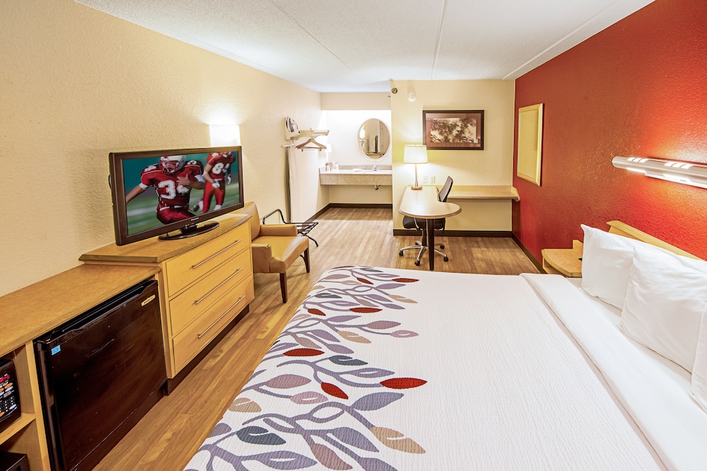 Red Roof Inn Elkhart - photo 13
