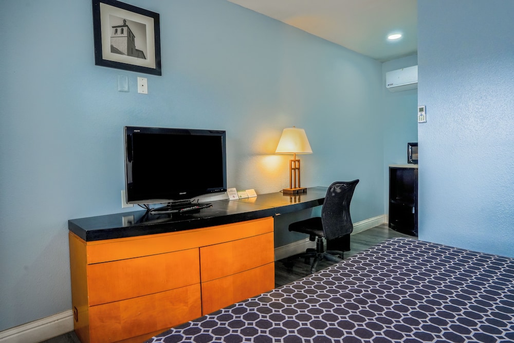 Economy Inn Buttonwillow Bakersfield I 5 - photo 14