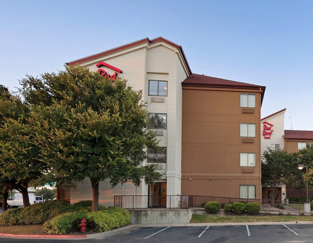 Red Roof Inn PLUS Austin South - photo 28