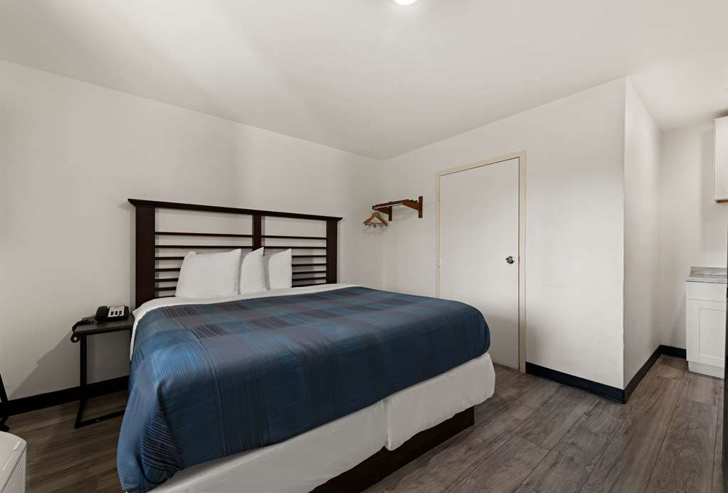 Rodeway Inn Charlotte Independence Blvd. - photo 15