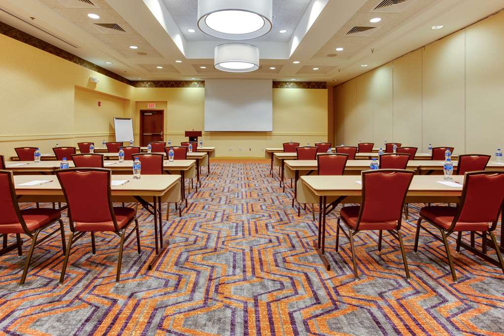 Drury Inn & Suites West Des Moines - photo 32