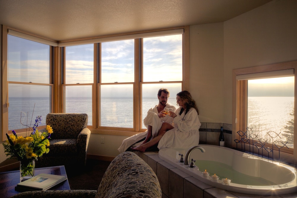 Surfside on Lake Superior - photo 13