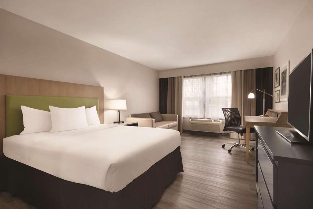 Country Inn & Suites by Radisson Waterloo IA - photo 4