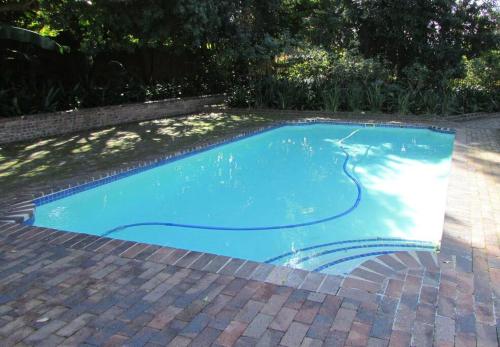 Lovely 1 bedroom rental with a pool — 4-Star Luxury Hotel in Cape Town, South Africa