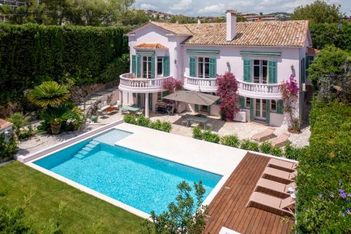 Clr Charming Renovated Bourgeois Villa in the Heart of the French Riviera — 4-Star Luxury Hotel in Le Cannet, France