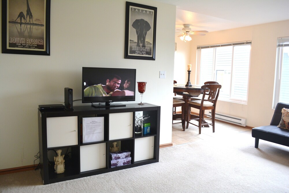 Sunny Westlake Suites by Metro - photo 13