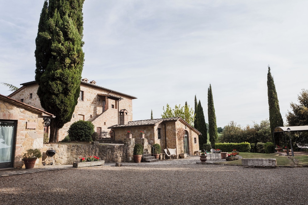 Montorio — 4-Star Luxury Hotel in Montepulciano, Italy